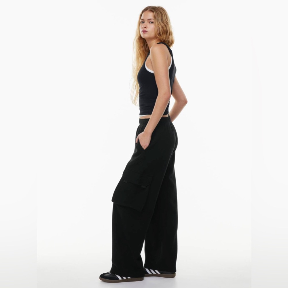 Aritzia Cargo Sweatpants Washed Black